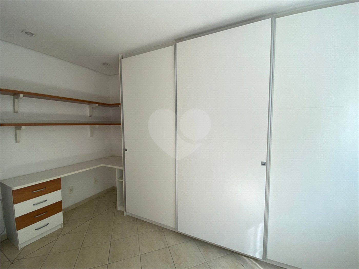 Casa à venda com 5 quartos, sendo 1 suíte,  em Indianópolis, São Paulo, SP