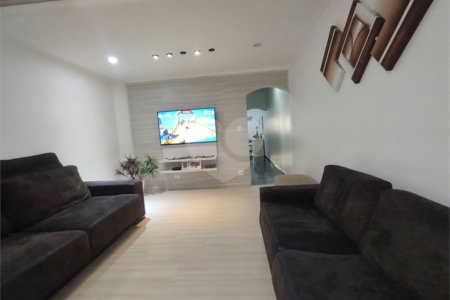 Sobrado à venda com 4 quartos, sendo 2 suítes, em Pedreira, São Paulo, SP