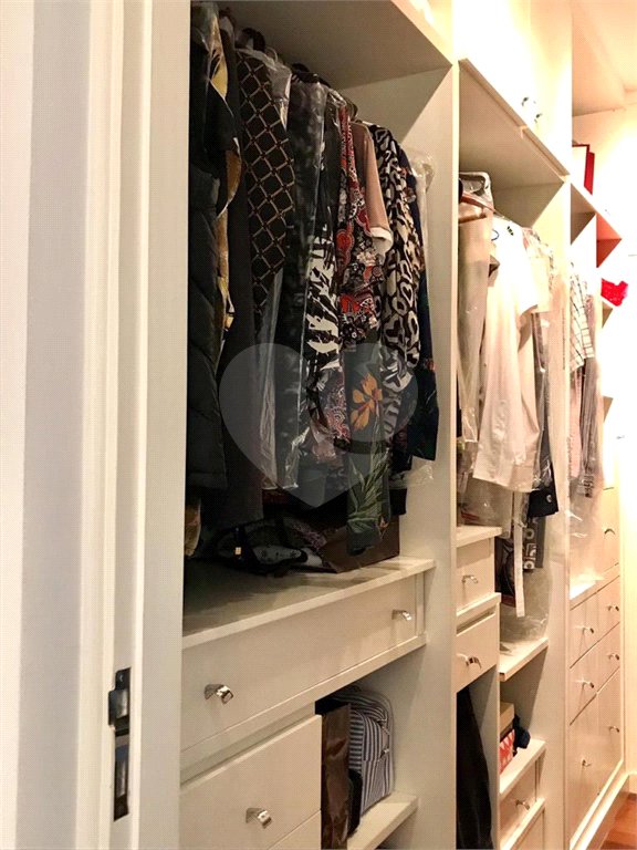 Apartamento à venda com 3 suítes em Vila Mariana, São Paulo, SP