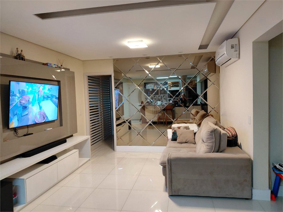 Apartamento à venda com 3 quartos, sendo 1 suíte,  em Vila Suissa, Mogi das Cruzes, SP