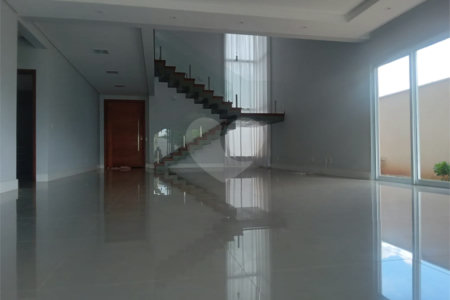 Casa à venda com 4 quartos, sendo 3 suítes,  no condomínio Residencial Montreal, São Carlos - SP