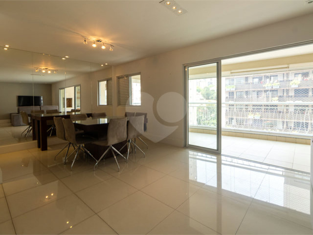 Apartamento à venda ou para alugar com 3 suítes em Perdizes, São Paulo, SP