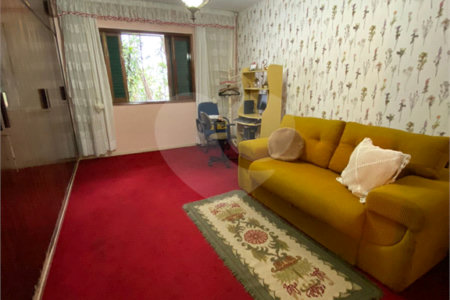 Casa à venda com 4 quartos, sendo 1 suíte,  em Vila Oliveira, Mogi das Cruzes, SP