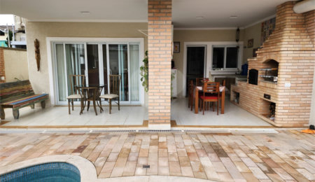 Casa à venda com 4 suítes no condomínio Pedra Grande, Atibaia - SP