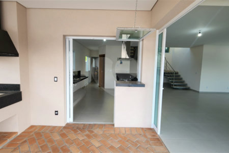Casa à venda com 4 suítes no condomínio Santa Isabel I, Louveira - SP