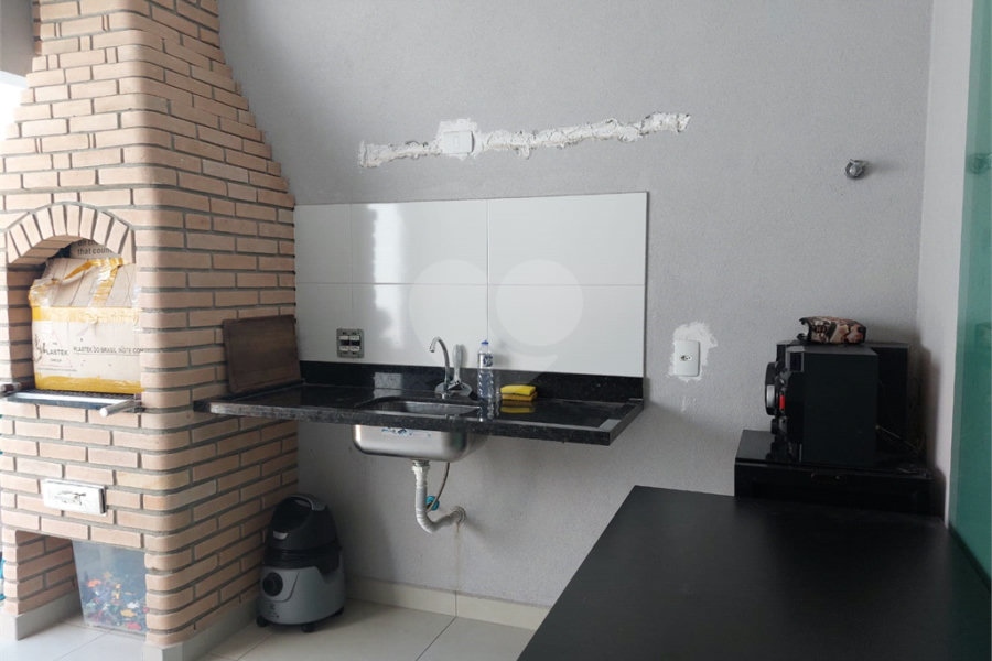 Casa à venda com 3 quartos, sendo 1 suíte, no condomínio Professora Romilde Nogueira de Sá, São Paulo - SP