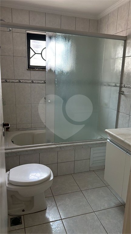 Casa para alugar com 3 suítes no condomínio Jardim Siriema, Atibaia - SP