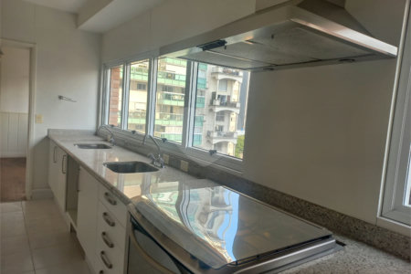 Apartamento à venda com 4 quartos, sendo 2 suítes, em Vila Uberabinha, São Paulo, SP