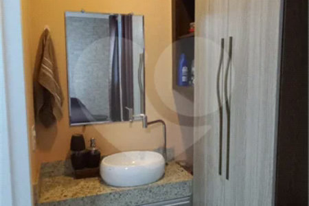 APARTAMENTO A VENDA 2 DORM SENDO 1 SUITE - VAGA DE GARAGEM COBERTA
