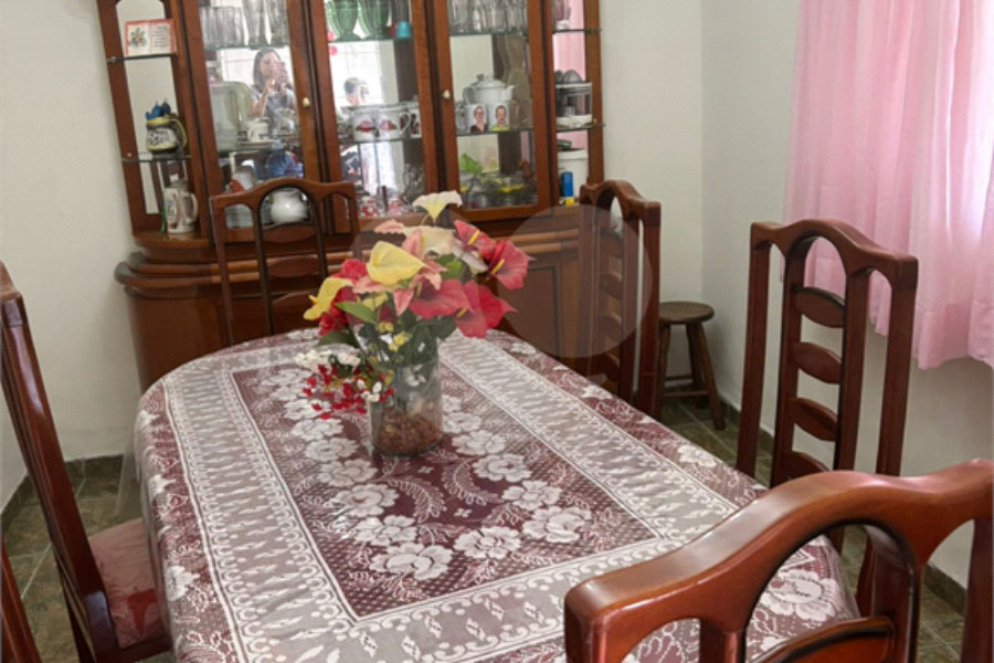 Sobrado à venda com 4 quartos em Tremembé, São Paulo, SP