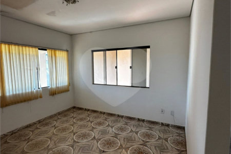 Casa à venda com 2 quartos, sendo 1 suíte,  em Jardim Aeroporto, Ponta Porã, MS