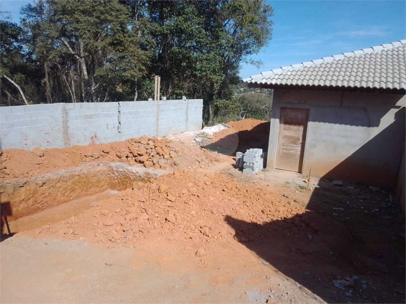 Casa à venda com 2 quartos, sendo 1 suíte, em Canjica (terra Preta), Mairiporã, SP