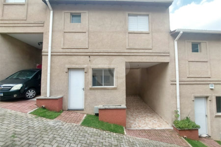 Casa para alugar com 2 suítes no condomínio Residencial Atucuri, São Paulo - SP