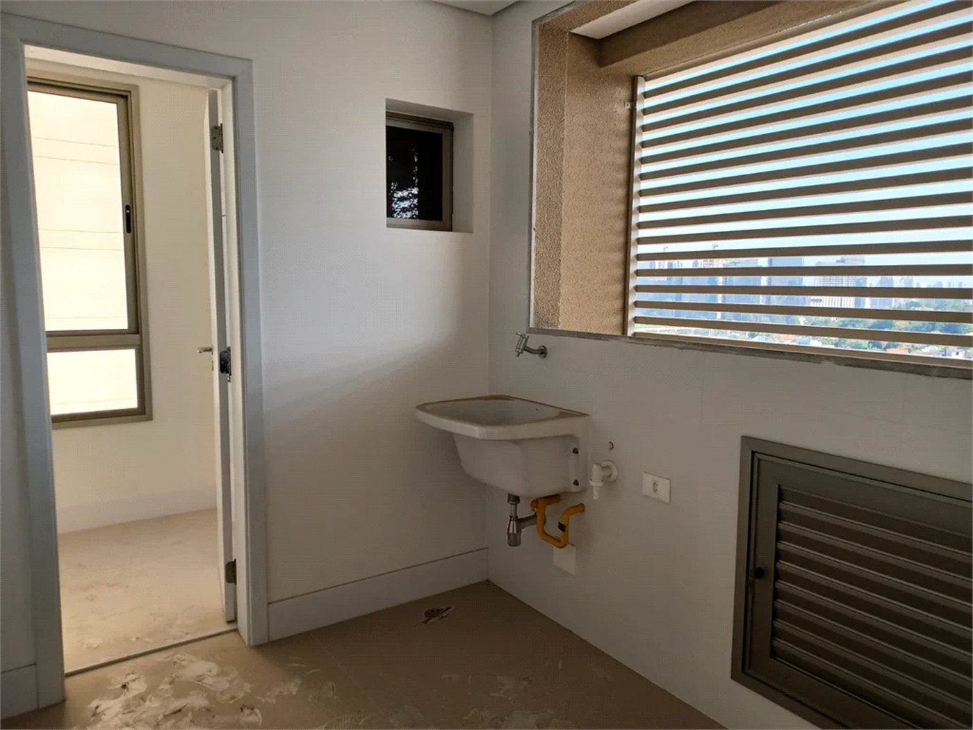 Apartamento à venda com 4 suítes em Real Parque, São Paulo, SP