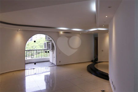 Apartamento à venda com 4 quartos, sendo 2 suítes, em Indianópolis, São Paulo, SP