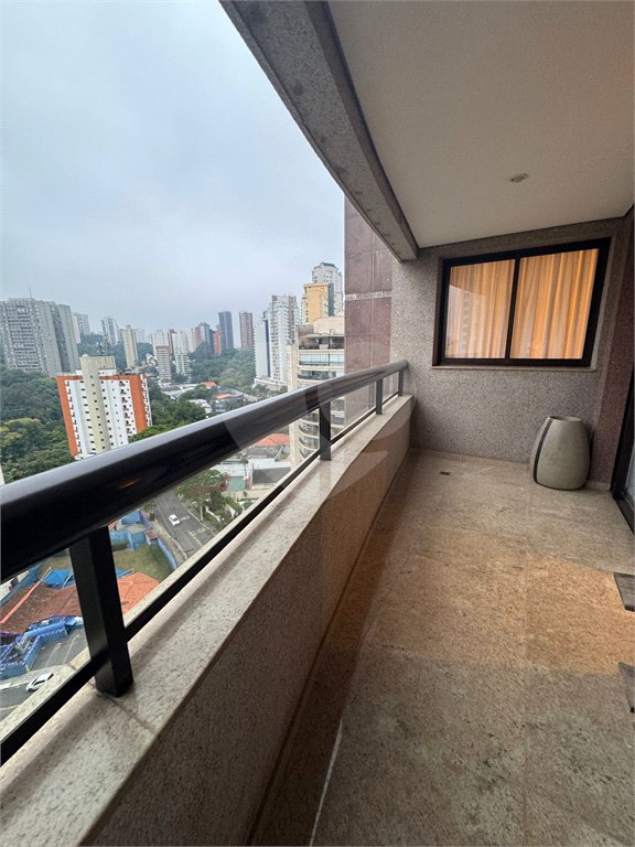 Apartamento à venda com 3 suítes em Vila Suzana, São Paulo, SP