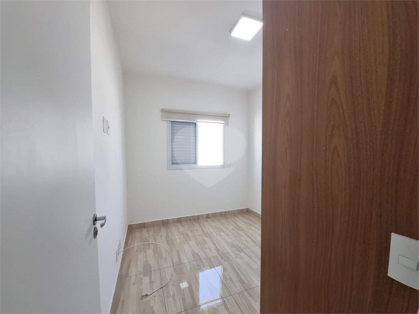 Casa à venda com 3 quartos, sendo 1 suíte, no condomínio Residencial Américo Figueiredo, Sorocaba - SP