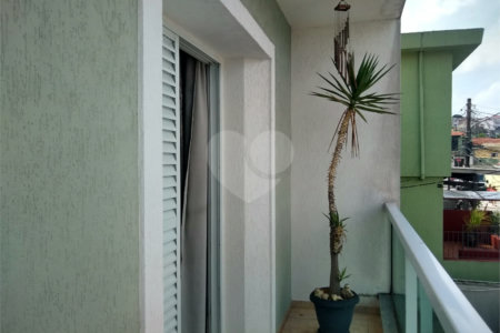 Sobrado à venda com 3 suítes em Vila Nivi, São Paulo, SP