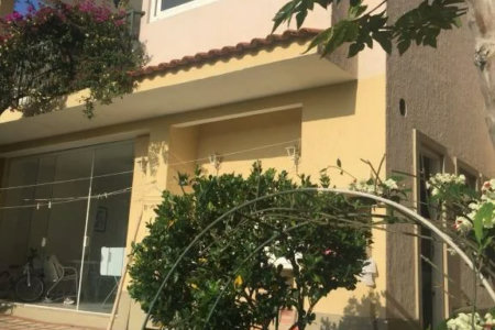 Casa à venda com 5 quartos, sendo 4 suítes, no condomínio Jardim Vitória Régia, São Paulo - SP