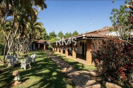 Chácara à venda com 4 quartos, sendo 1 suíte,  em Colinas do Mosteiro de Itaici, Indaiatuba, SP