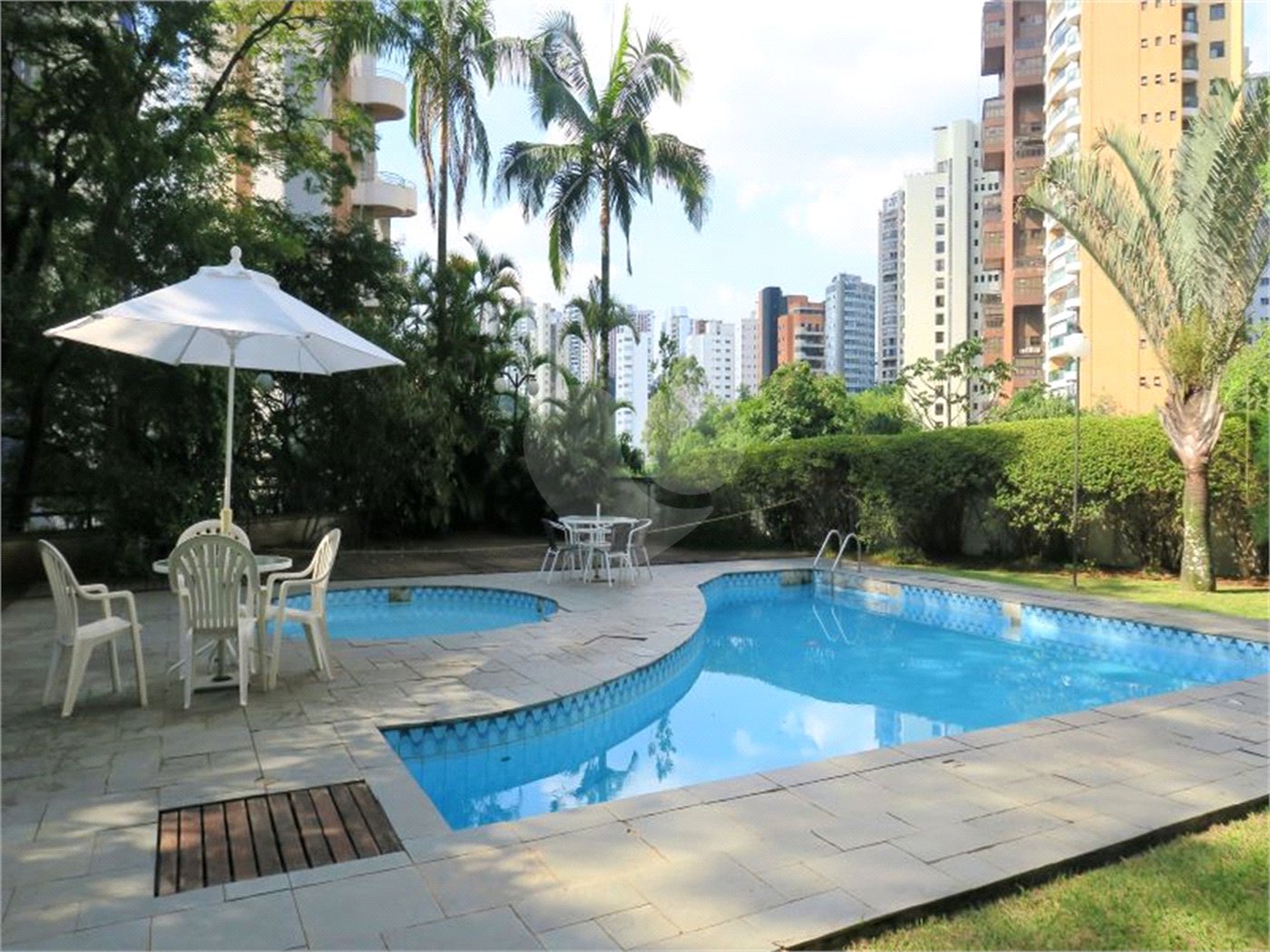 Cobertura à venda com 4 quartos, sendo 2 suítes,  em Vila Suzana, São Paulo, SP