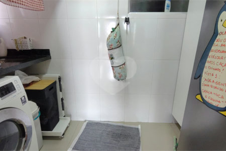 Apartamento à venda com 3 quartos, sendo 2 suítes, no Centro, Peruíbe, SP