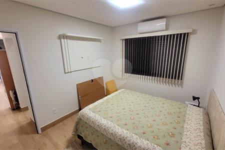 Casa à venda com 4 suítes no condomínio Sta Morriz, Campinas - SP