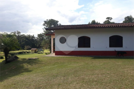 Sítio à venda com 5 quartos, sendo 3 suítes,  em Planalto Verde, São Roque, SP