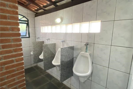 Chácara à venda com 10 quartos, sendo 2 suítes, em Mombaça, São Roque, SP