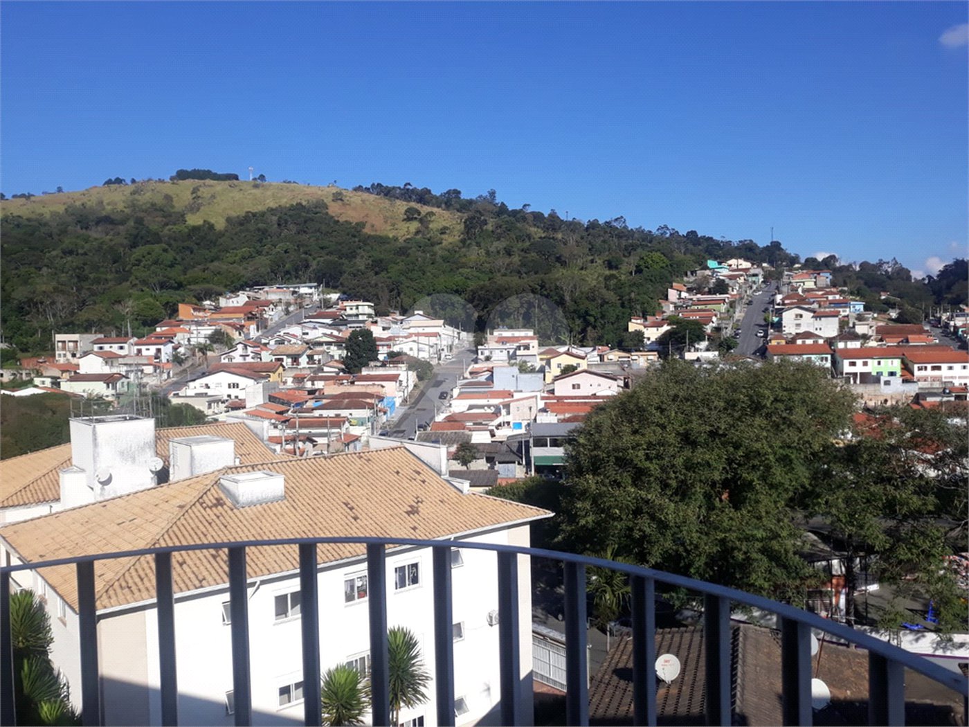Sobrado para alugar com 3 quartos, sendo 1 suíte, em Esplanada Mendes Moraes, São Roque, SP