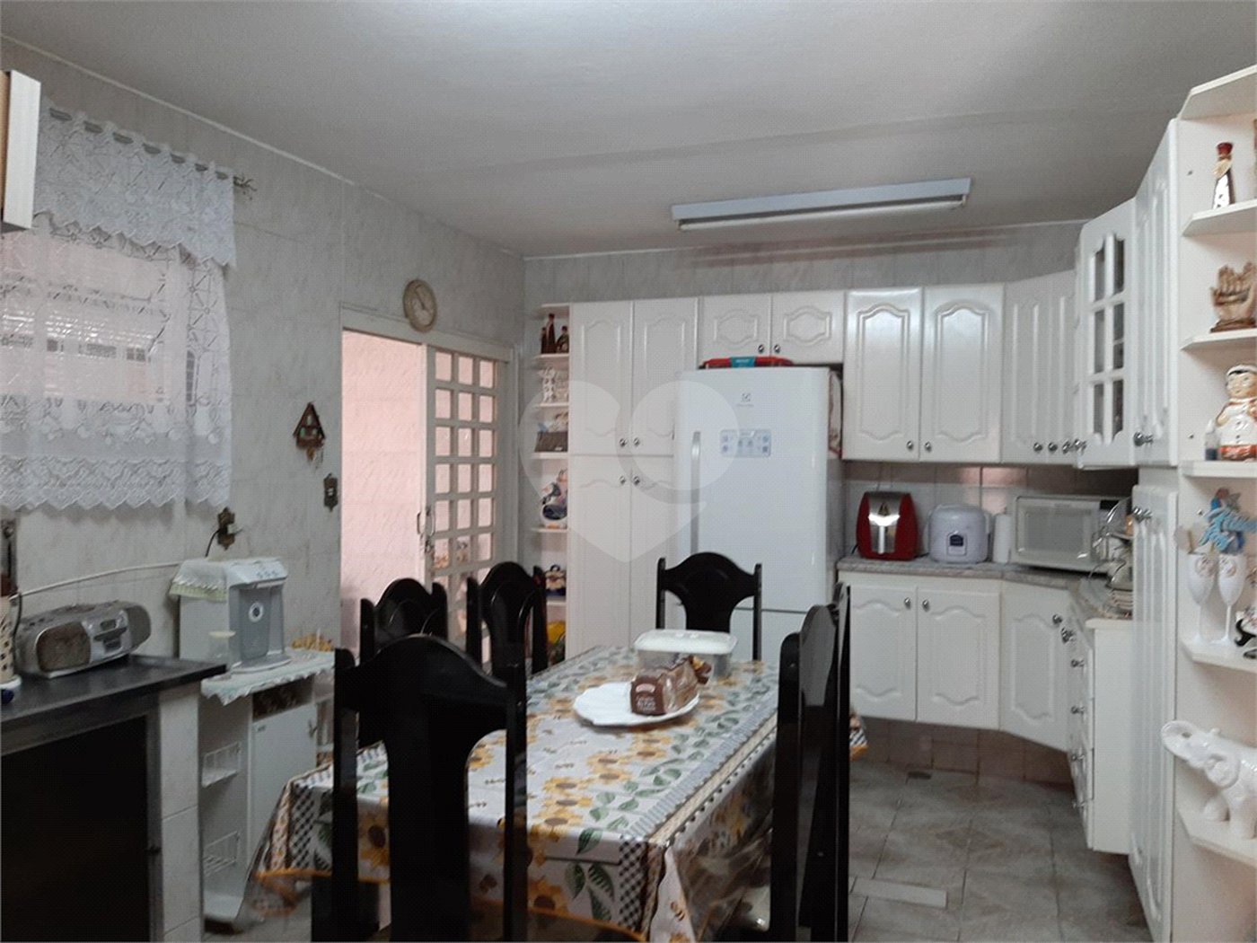 Casa com Salão Comercial no Aracy