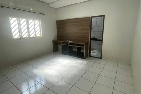 Casa para alugar com 3 quartos, sendo 1 suíte,  em Setor Industrial, Balsas, MA