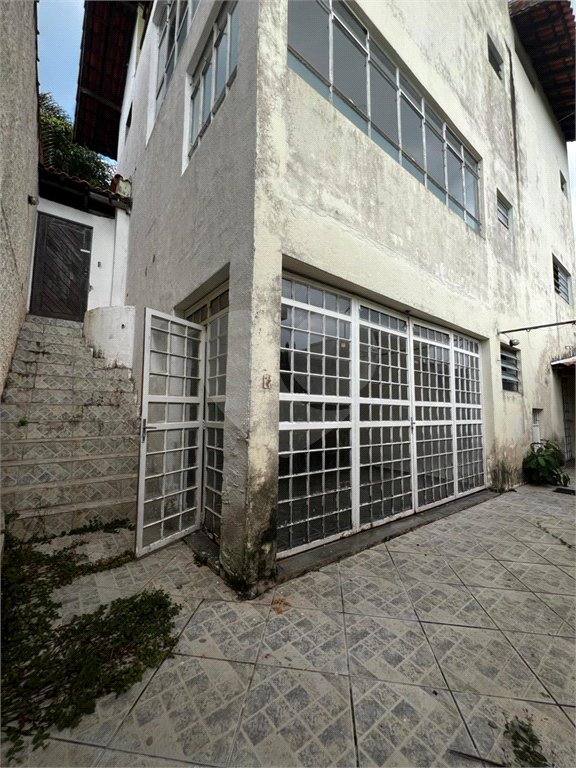 Sobrado à venda com 6 quartos, sendo 4 suítes,  em Vila Oliveira, Mogi das Cruzes, SP
