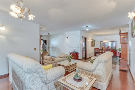 Casa Térrea à venda com 4 quartos, sendo 1 suíte, em Jardim Prudência, São Paulo, SP