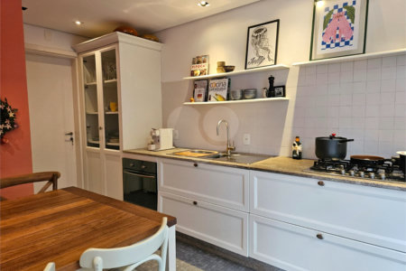 Casa à venda com 4 quartos, sendo 2 suítes,  no condomínio Villa Luxis, São Paulo - SP