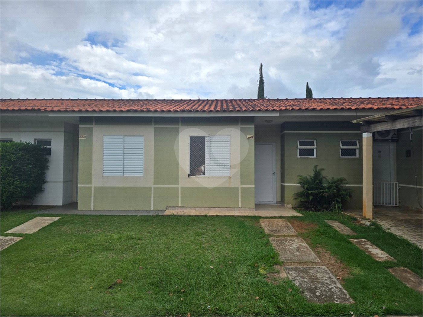 Casa à venda com 2 quartos no condomínio Residencial Moradas, Itapetininga - SP