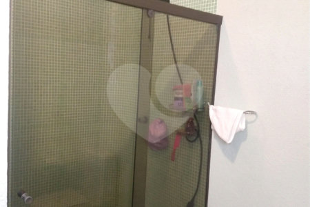 Sobrado à venda com 4 quartos, sendo 1 suíte,  em Parque dos Príncipes, São Paulo, SP