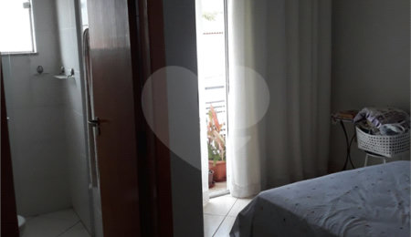 Casa à venda com 3 quartos, sendo 1 suíte,  no condomínio Residencial Canarinho, São Paulo - SP