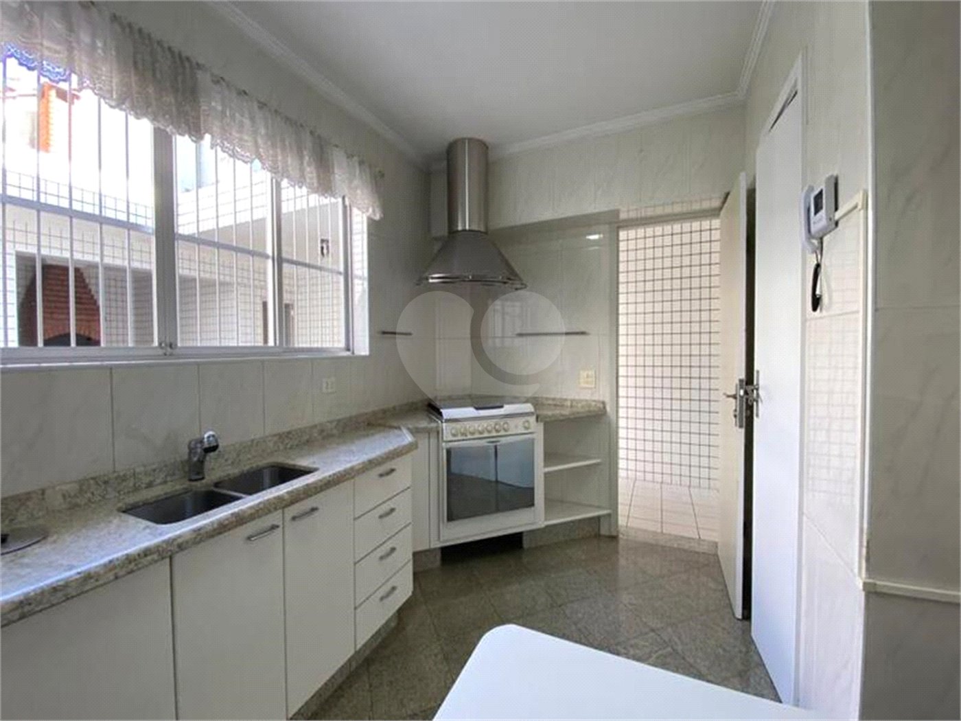 Casa Térrea à venda com 4 quartos, sendo 2 suítes, em Jardim Floresta, São Paulo, SP