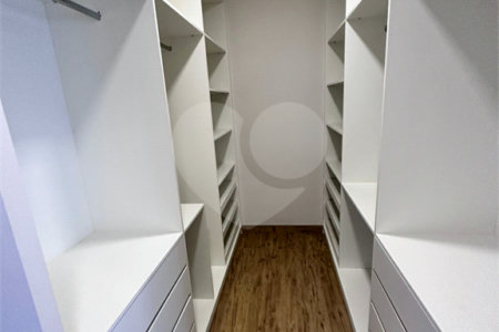 Casa à venda com 3 suítes no condomínio Residencial Central Parque, Salto - SP