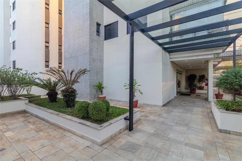 Apartamento à venda com 4 quartos, sendo 2 suítes,  em Vila Hamburguesa, São Paulo, SP