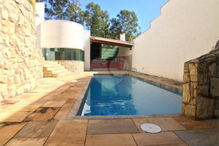 Casa à venda com 4 suítes no condomínio Estância Marambaia, Vinhedo - SP