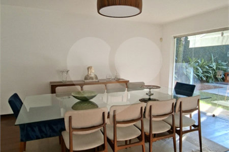 Casa à venda com 5 quartos, sendo 4 suítes, em Butantã, São Paulo, SP