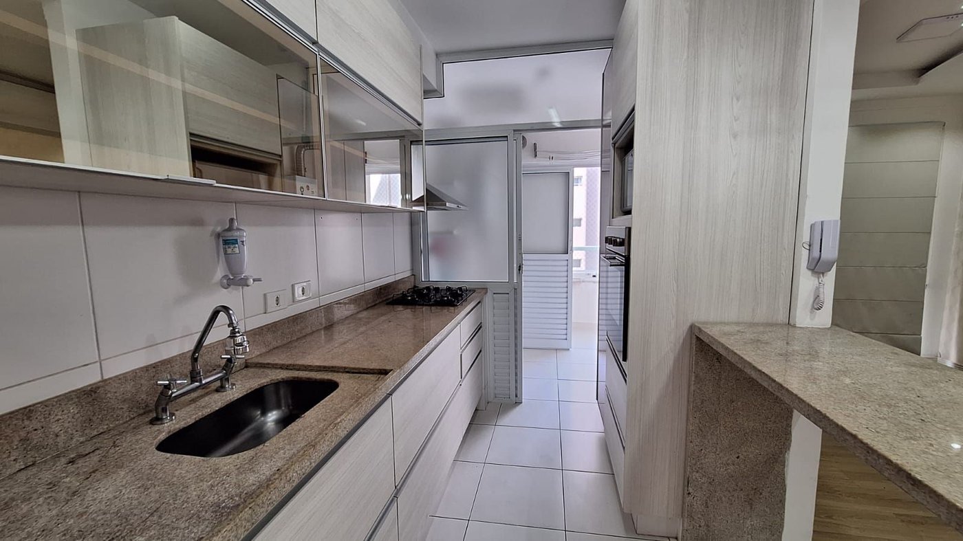Apartamento com 2 dormitórios à venda, 75 m² por R$ 680.000,00 - José Menino - Santos/SP
