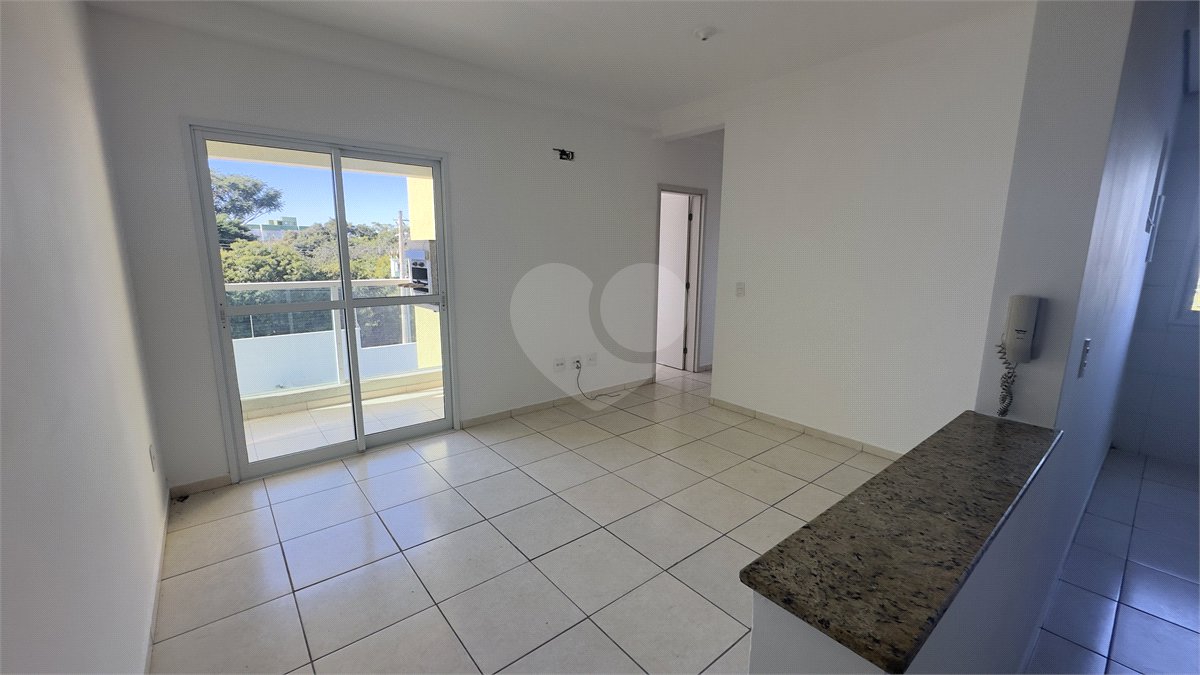 Apartamento para alugar com 3 quartos, sendo 1 suíte, em Jardim Sevilha, Indaiatuba, SP