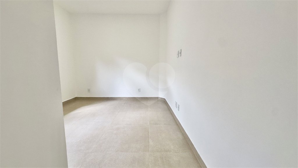 Casa à venda com 3 quartos, sendo 1 suíte, no condomínio Brasil, Atibaia - SP