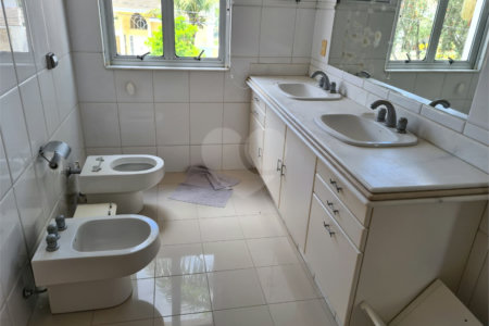 Casa à venda com 6 quartos, sendo 4 suítes, no condomínio Jardim Paulista I, Vinhedo - SP