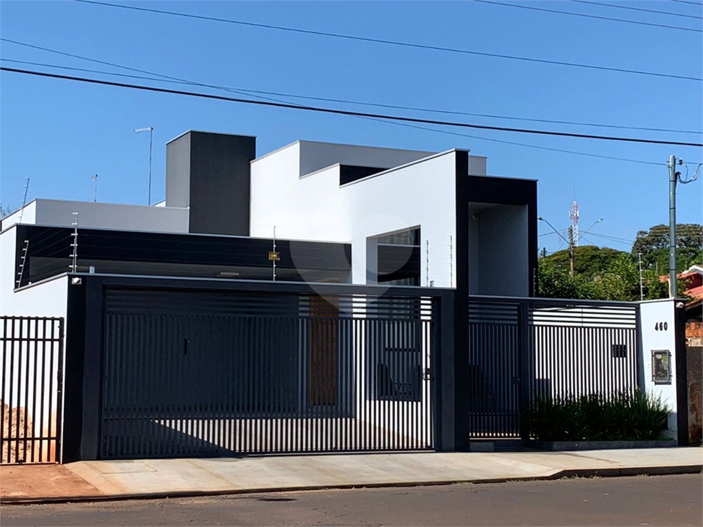 Casa à venda com 2 quartos, sendo 3 suítes, no Centro, Salto Grande, SP