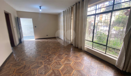 Sobrado à venda ou para alugar com 4 quartos, sendo 1 suíte, em Campo Belo, São Paulo, SP