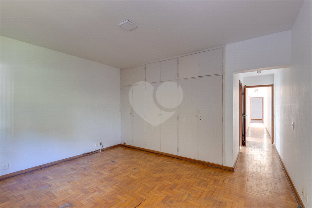Sobrado à venda com 3 quartos, sendo 1 suíte, em Alto da Boa Vista, São Paulo, SP